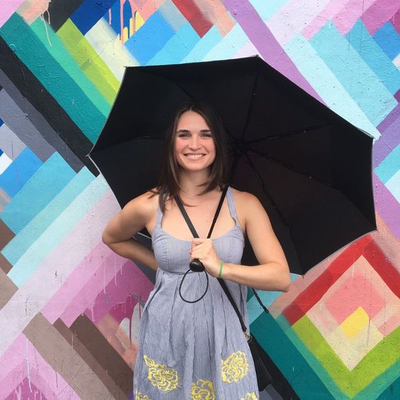 Meet your Posher, Hayley - Picture 1 of 1